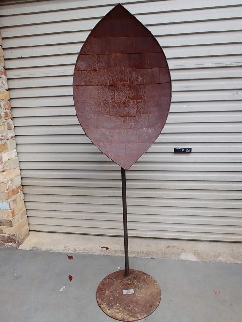 Shield sculpture by Melanie Rayski-Mati