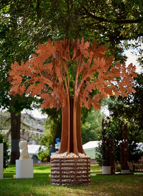 Manningham Oak by Helen Neyland sculpture by Helen Neyland