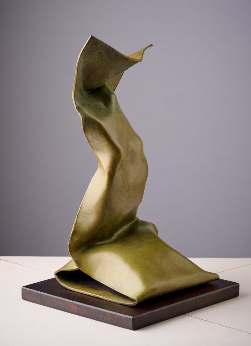 Sara Kneeling sculpture by Rachel Boymal