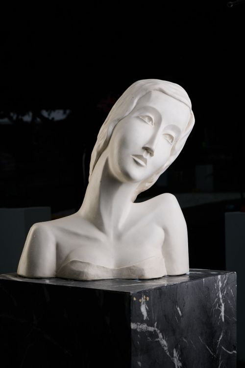 Contemplation sculpture by Gunnel Watkins