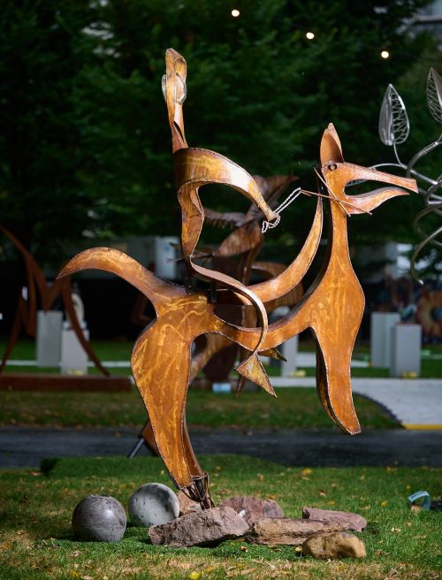 Giddy-up sculpture by Issa Ouattara