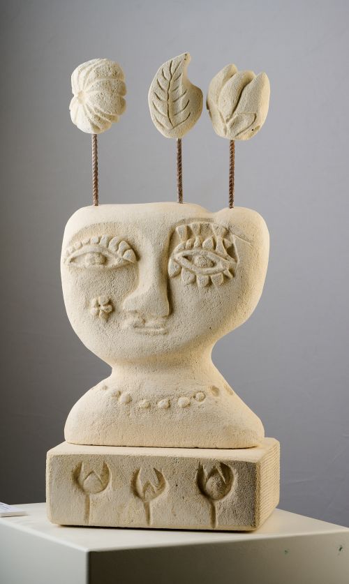 Flowerhead sculpture by Carmel Ritchie