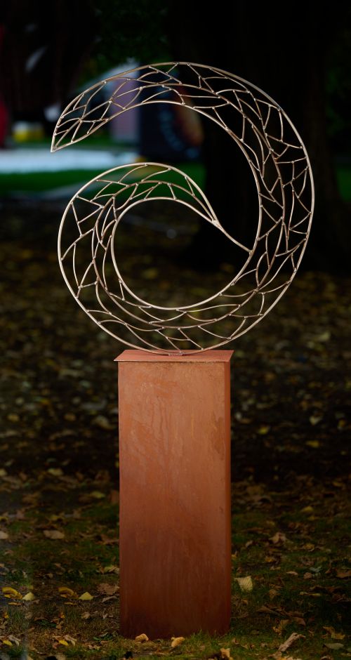 Lifecycle sculpture by Melanie Rayski-Mati