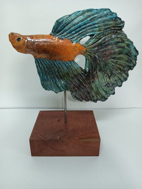 Siamese Fighting Fish sculpture by Heather Wilson