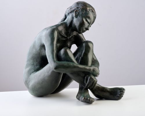 Dreaming girl sculpture by Anna Lloyd-Parker