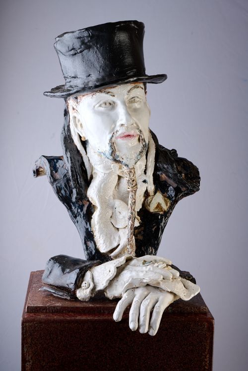 Garth sculpture by Alison Parkinson