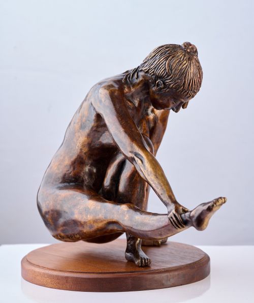 Rebekah sculpture by Jennie Summers-Maggs